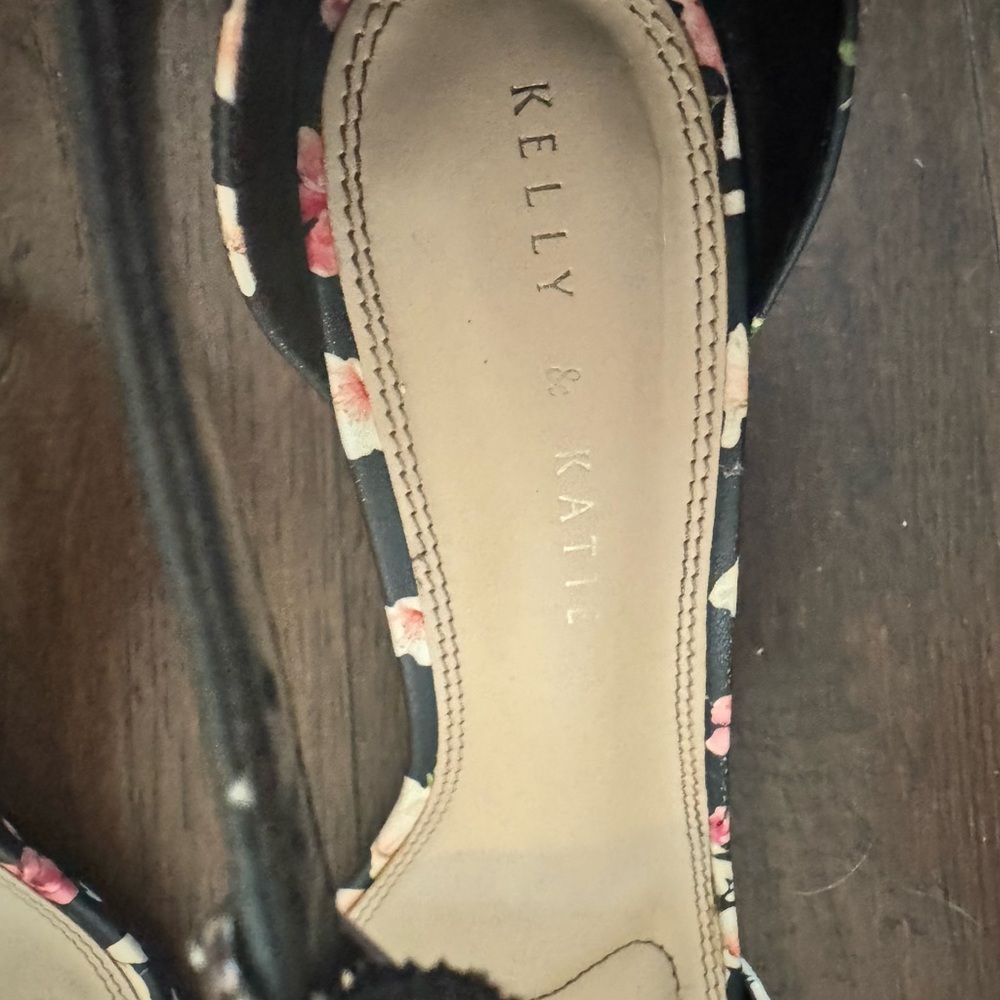 NWOT Kelly & Katie Black Floral Heels “Kirstie” - Picture 11 of 13